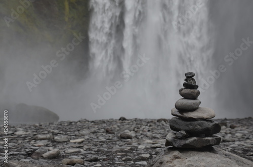 Canvas Print Waterfall rocks