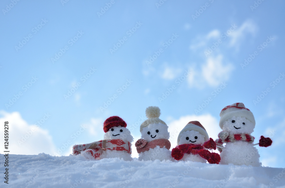 雪だるま 青空背景 Stock 写真 Adobe Stock