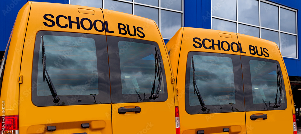 yelow school bus