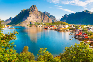 Papier peint photo Lofoten Paysage des îles Lofoten en Norvège  © Maresol