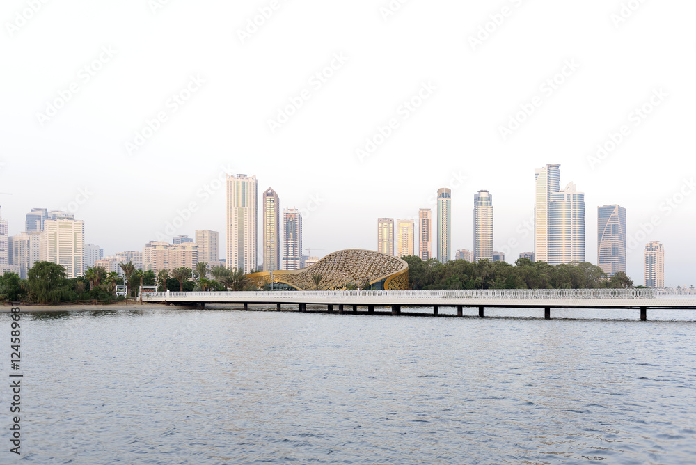 Naklejka premium Sharjah Skyline from Creek View