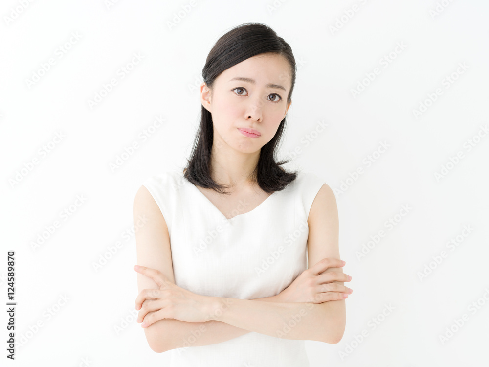 悩む若い女性 悩む若い女性