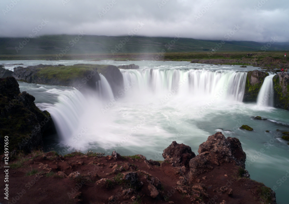 der Wasserfall Godafoss in Island der Wasserfall Godafoss in Island