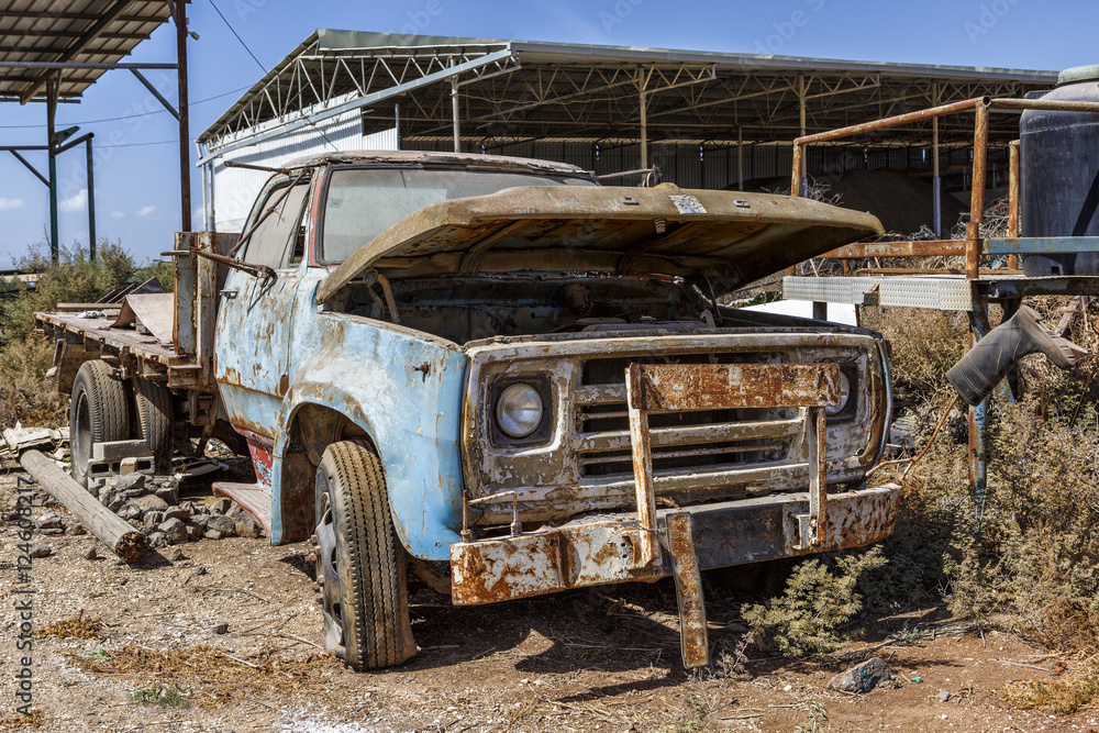 Old, rusty car