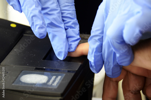 Erkennungsdienstliche Behandlung, Abnahme digitaler Fingerabdrücke