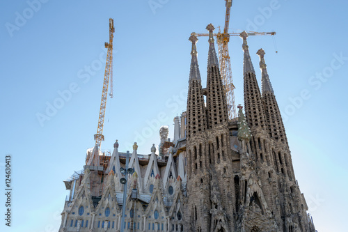 La Sagrada Familia en Barcelona is one of the most iconic buildi