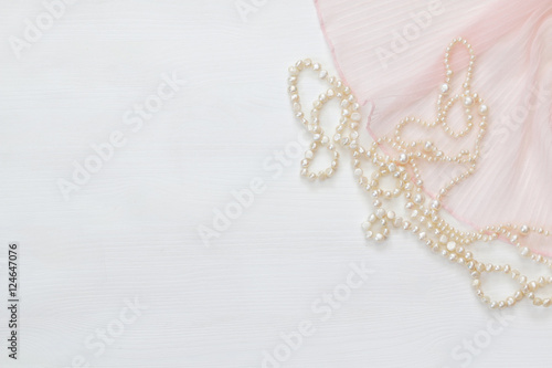 Top view image of white pearls necklace