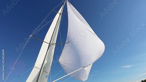 Incorrect configuration the spinnaker on a fair strong wind