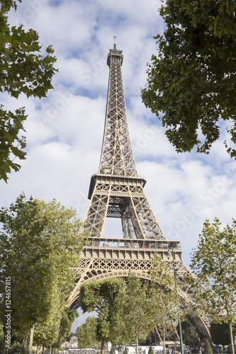 Fototapeta Naklejka Na Ścianę i Meble -  The Eiffel Tower in Paris, France