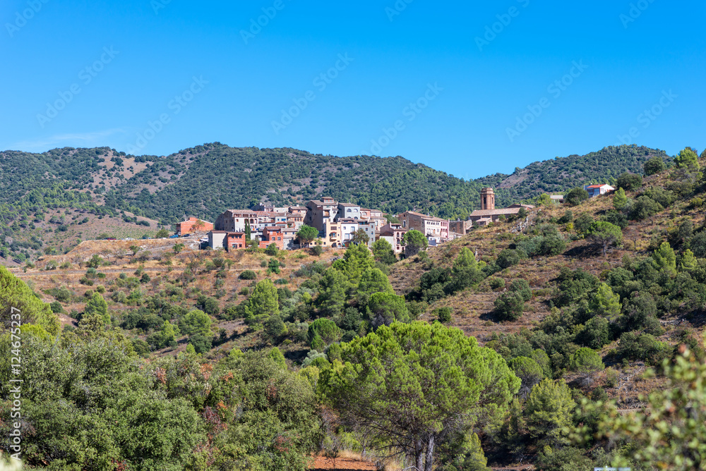 Torroja del Priorat is a small but significant village in the comarca Priorat, in the province of Tarragona. A famous wine-growing area where the prestigious wine of Priorat and Montsant is produced