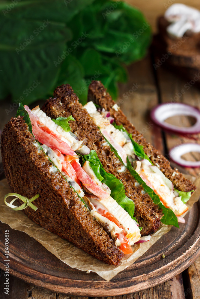 creamy chicken sandwich creamy chicken sandwich