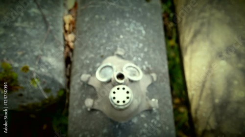 Old gas mask, smooth camera zoom (slow approach)