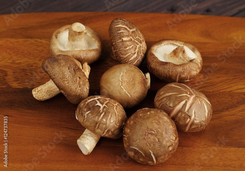 Shiitake is mushrooms for raw food.