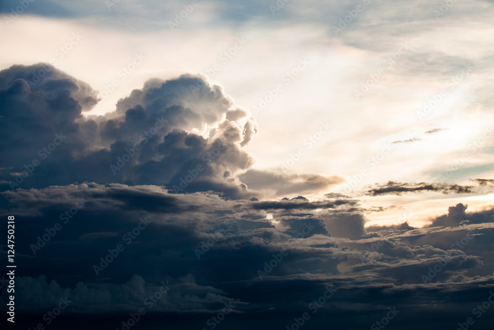 Naklejka premium colorful dramatic sky with cloud at sunset