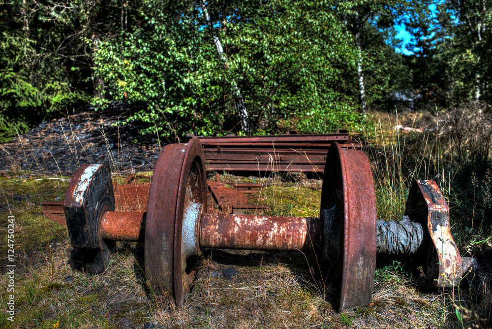 Fototapeta premium Räder aud dem Schrottplatz