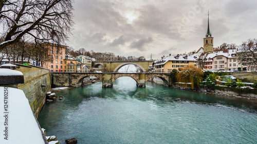 Bern, Untere Altstadt und Aare, Schweiz © matho
