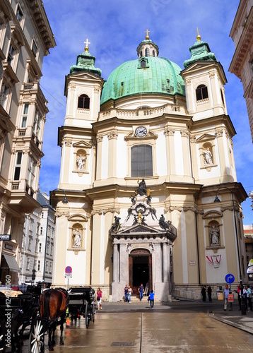 Wien - Peterskirche mit dem grünen Dach photo