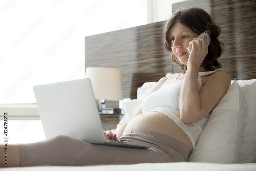 Pregnant woman ordering online Pregnant woman ordering online