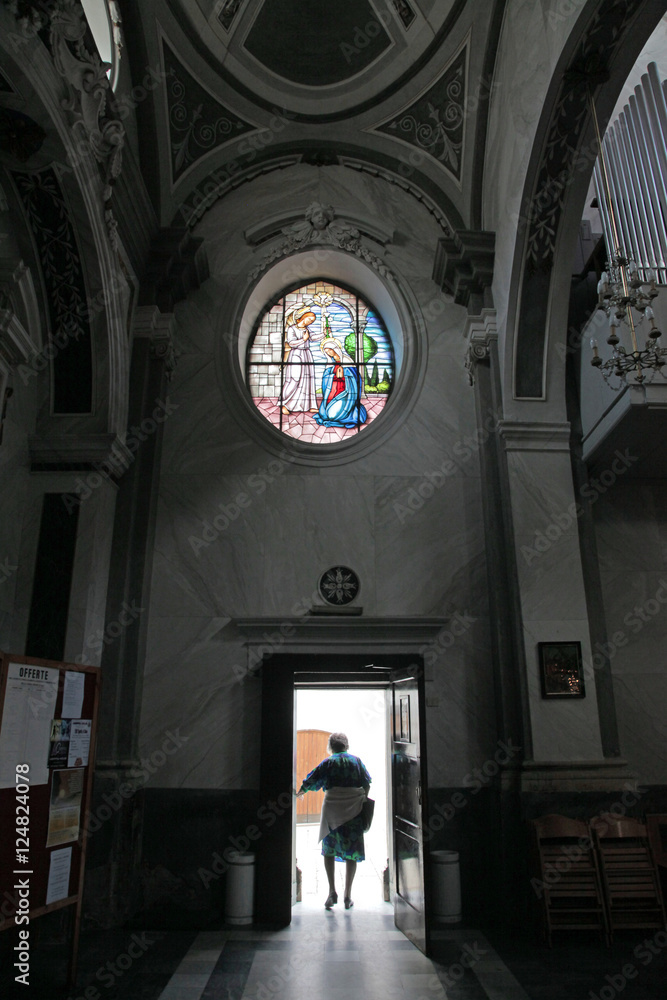 woman n door w stained glass window