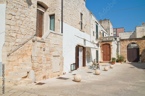 Alleyway. Sammichele di Bari. Puglia. Italy. 