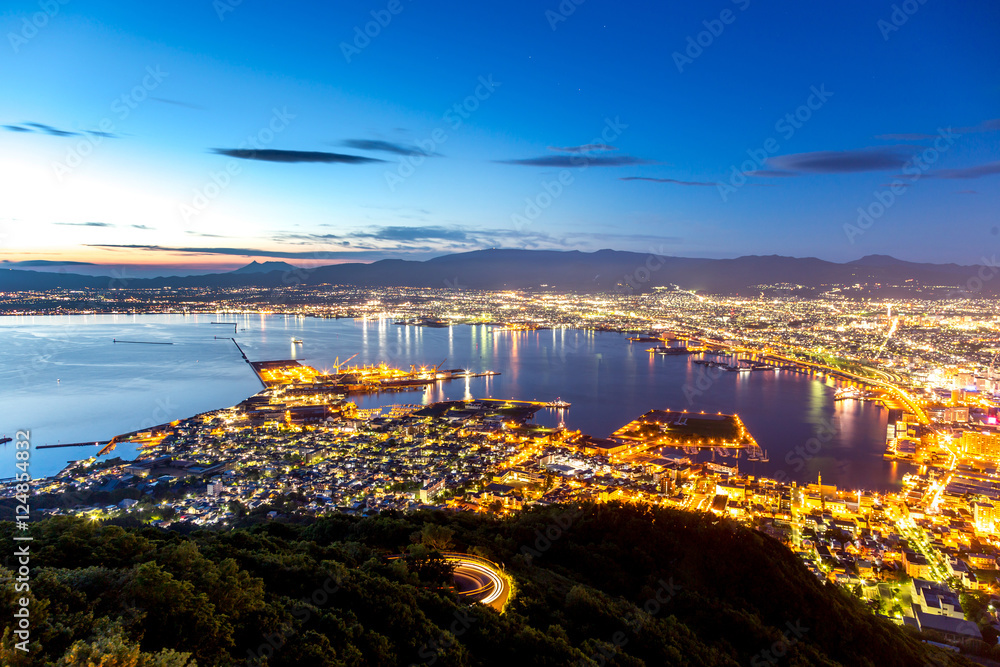 Obraz premium Hakodate City view from Mountain Hakodate, winter season, Hokkai