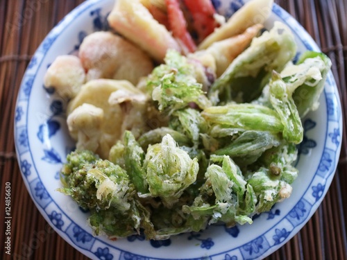 山菜の天ぷら（ふきのとう）