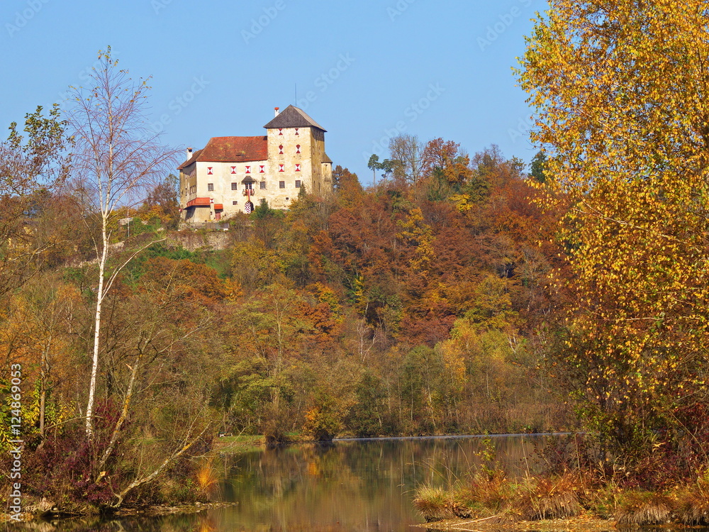 Herbstlandschaft bei Burg Neudenstein