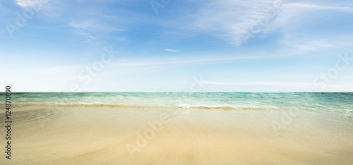 Fototapeta Naklejka Na Ścianę i Meble -  Clear sky and island beach