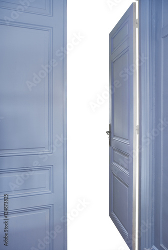 Blaue geöffnete Tür