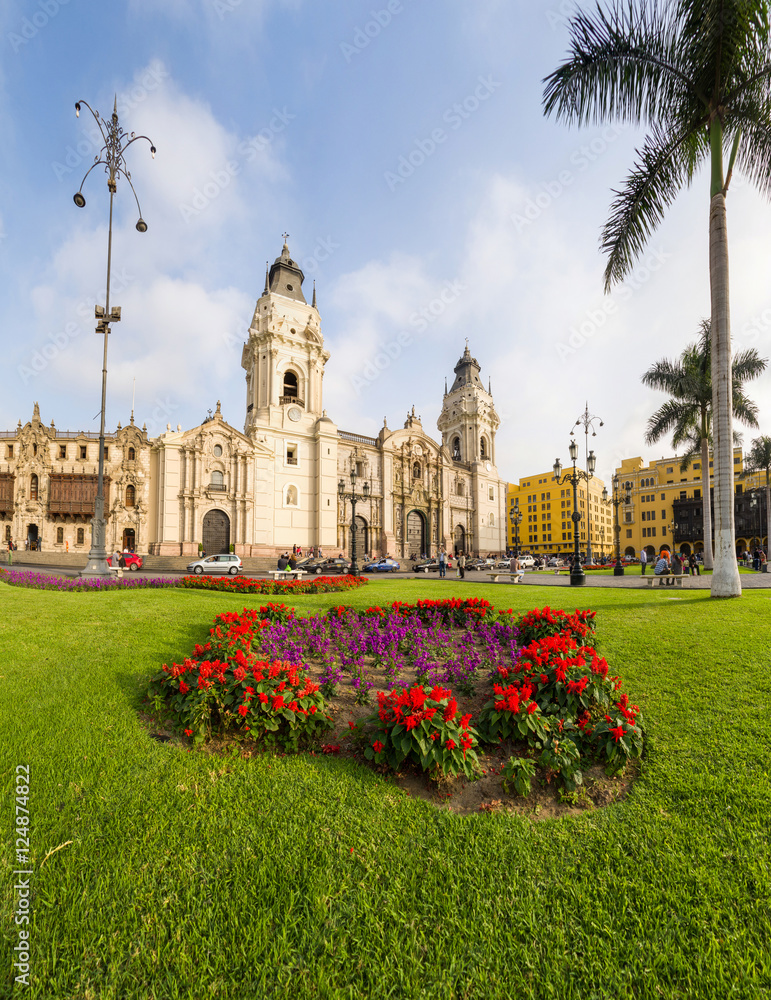 Fototapeta premium LIMA, PERU: Panoramic view of the Cathedral church in the Old town of the city.