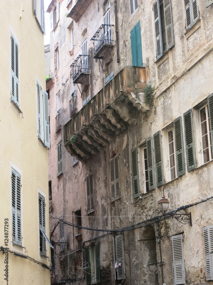 Korsika Bastia Hausfassaden und Gassen 10