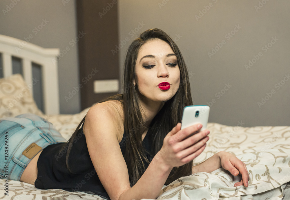 Kiss Sending by Phone