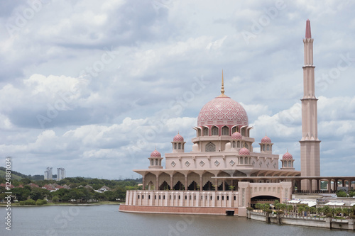 Photography pink mosques putrajayas roof dome and river in kuala lumpur city tour day time o