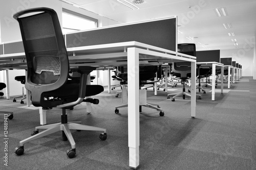 Muebles de oficina, mesas y sillas