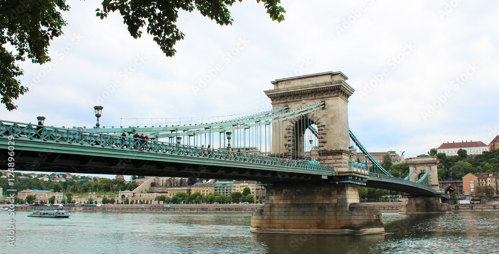 Obraz premium Chain bridge