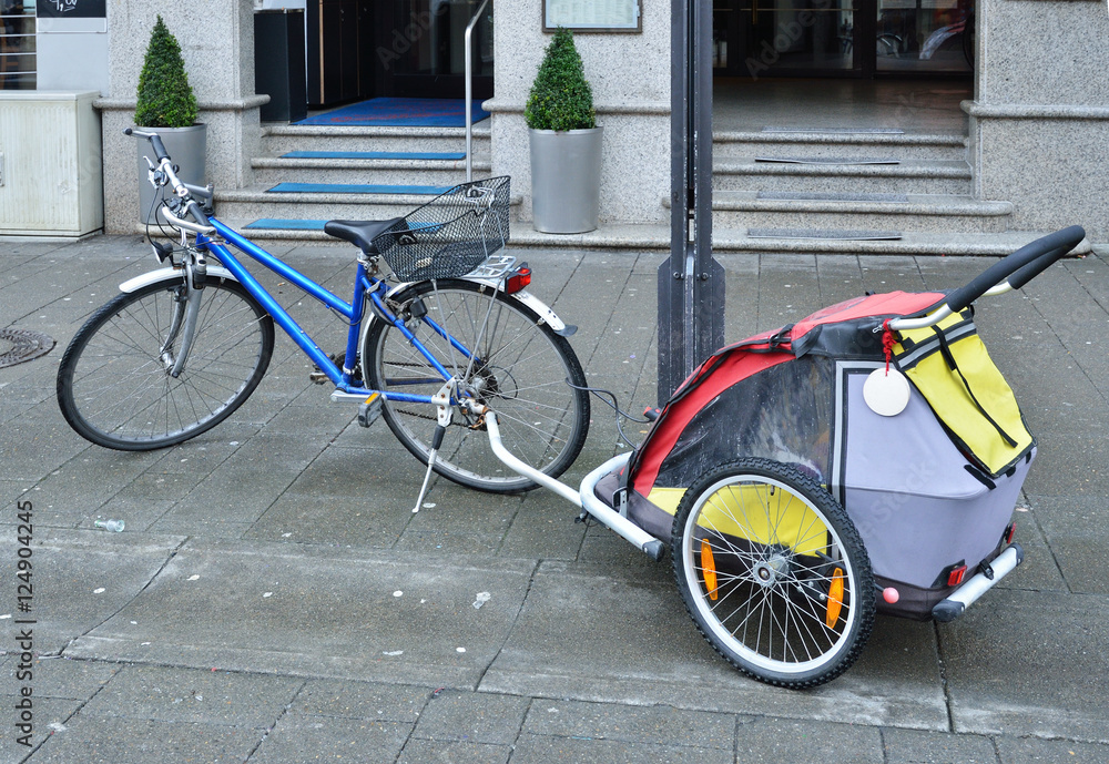 City bicycle meshed with the pram City bicycle meshed with the pram