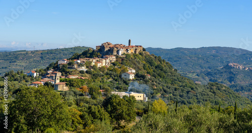 Fototapeta Naklejka Na Ścianę i Meble -  village on the hill, tuscany, italy