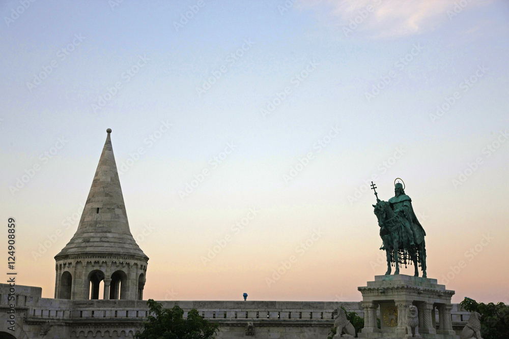 Fototapeta premium castle tower n horse statue