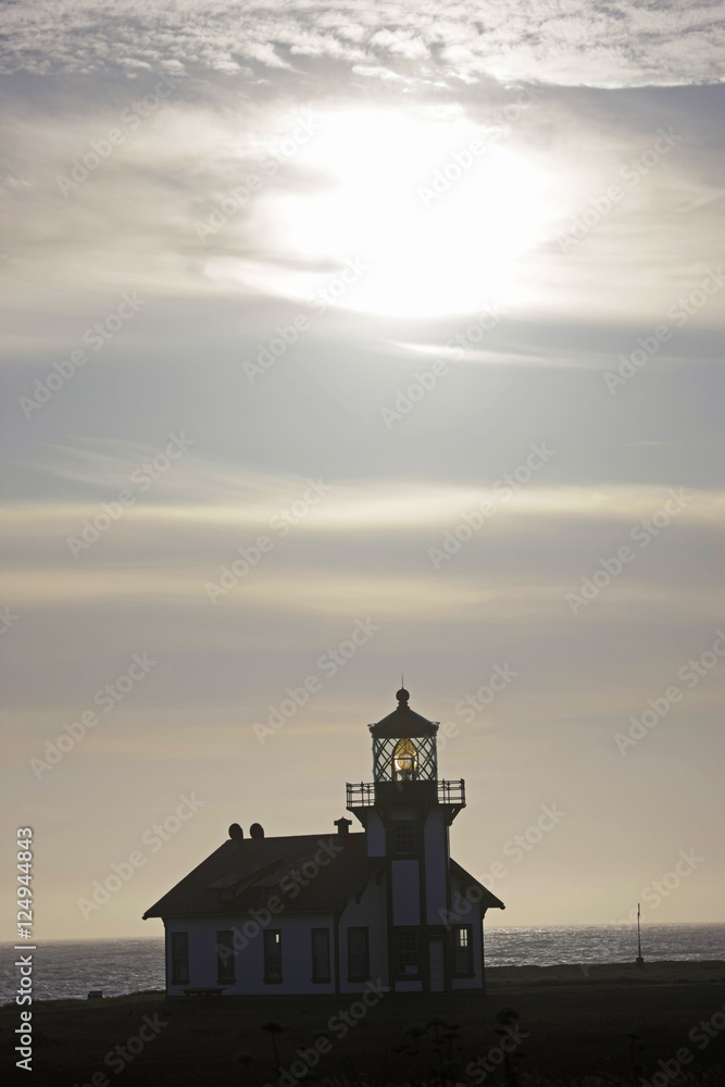lighthouse sil n sun