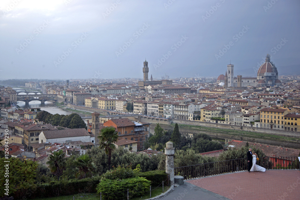 florence cityscape bride n groom