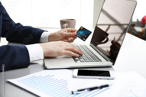 Businessman working with cr...