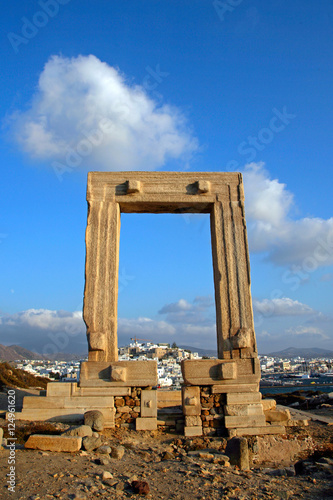 arch n town w clouds