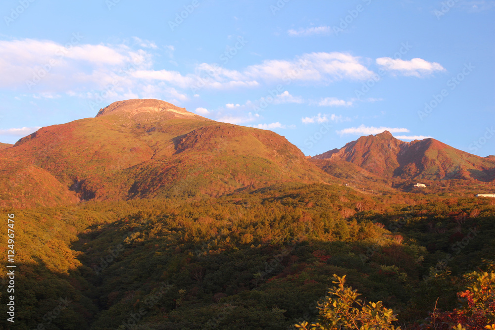 Obraz premium 那須岳と朝日岳