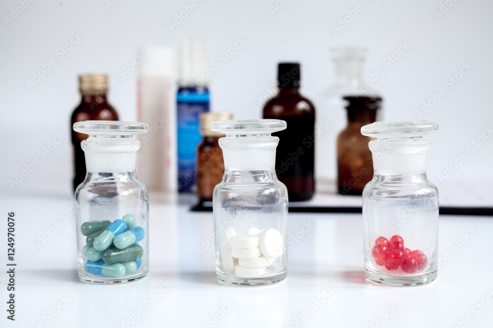 bottled pills in doctor's office no one bottled pills in doctor's office no one