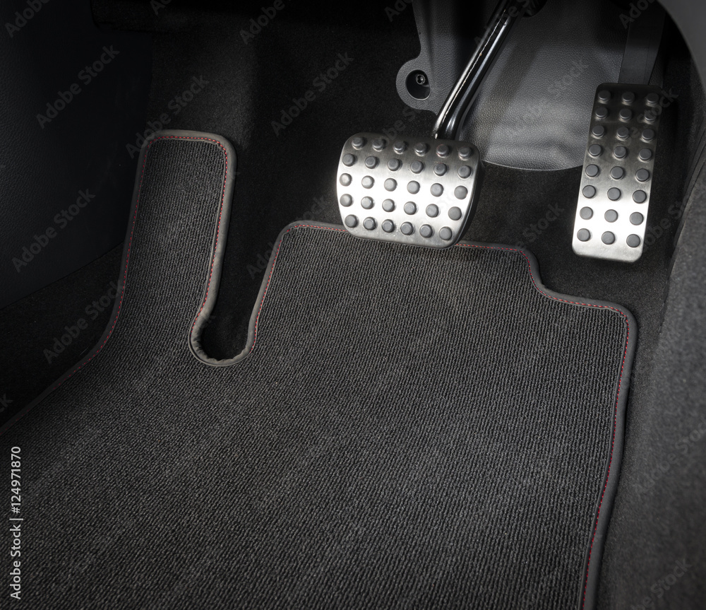Brake and accelerator pedal of automatic transmission car Stock-Foto