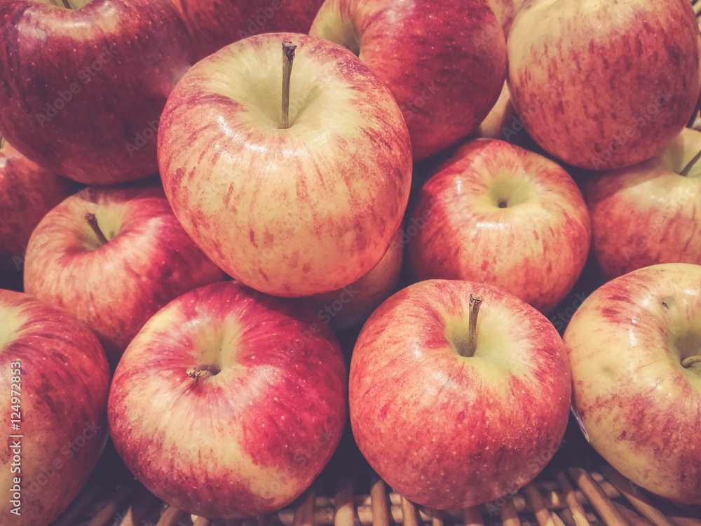 red apples red apples