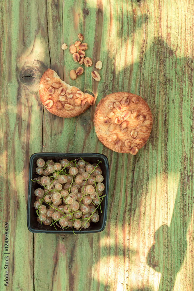 white currant with peanut cookies white currant with peanut cookies