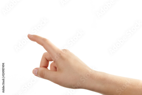 Hand einer jungen Frau mit zeigendem Finger