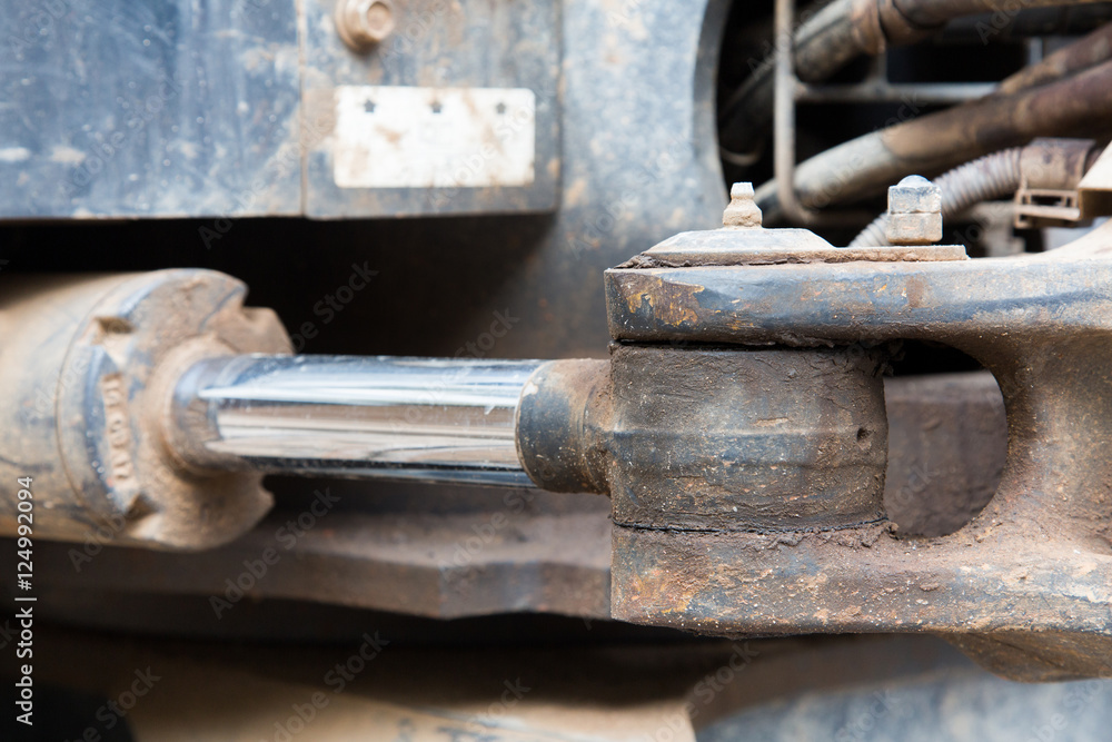 Hydraulic piston system for bulldozers, tractors, excavators, selective focus