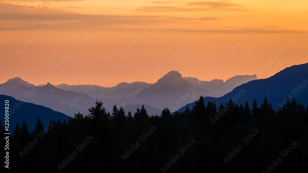 Obraz premium Sunrise on the mountain - Vercors - France